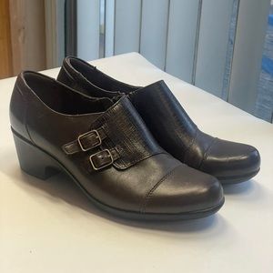 Clarks Collection Cushion Soft Buckle Boot Heel!